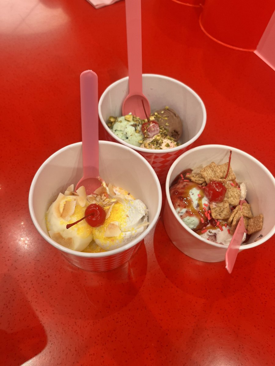 ashley_dupre's tweet photo. So what’s the scoop?🍨🍒 https://t.co/eehMC2rFxP
