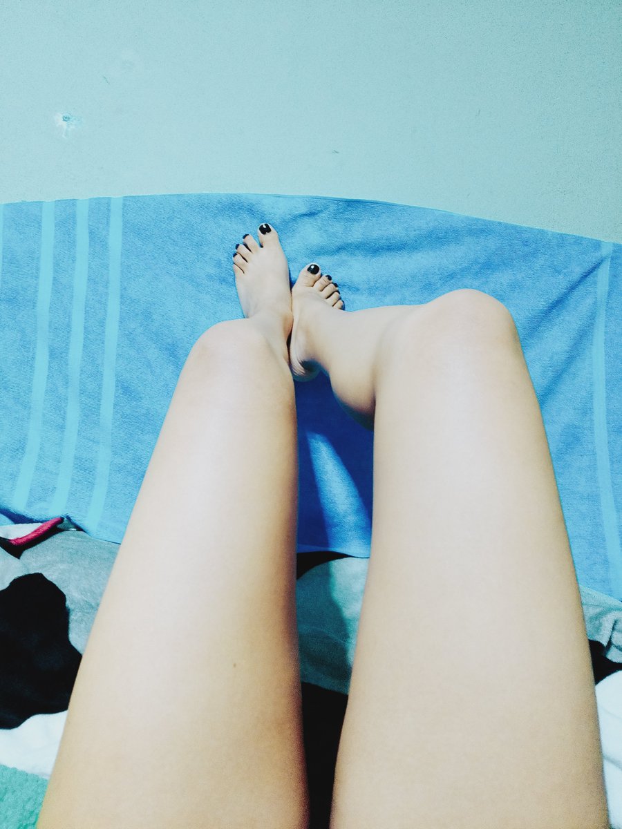 Fernandaap8u3's tweet photo. Holis para todos los que me mandam mensaje no se desesperen trato de contestarles a todos o aveces estoy ocupada pero si los Leeo bbs ya estaré más activa 👣🥵🥵 https://t.co/kkYmb6H8ZB