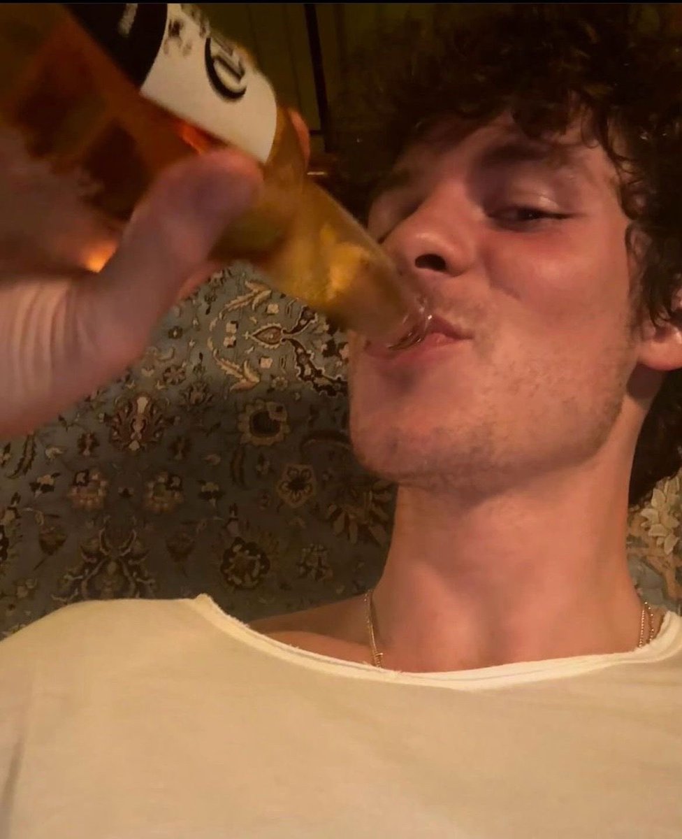 tbslspence's tweet photo. Thirsty. https://t.co/P8f4ILyzH0