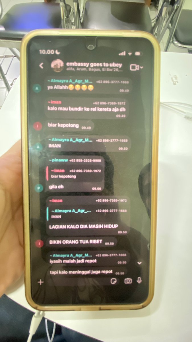 applepiej0e's tweet photo. @ub_menfess sebelum itu alangkah baik nya kita memaki' org' jelmaan iblis ini teman' https://t.co/2IlMlCkHRk