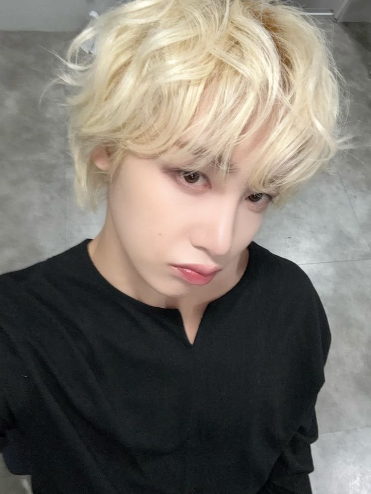 moneyb4ll_'s tweet photo. forgot it was roady selca day.... 
#Road𝓨SelcaDay #roadyselcaday #rsd #hunter #xikers hello https://t.co/W18kNHc06m
