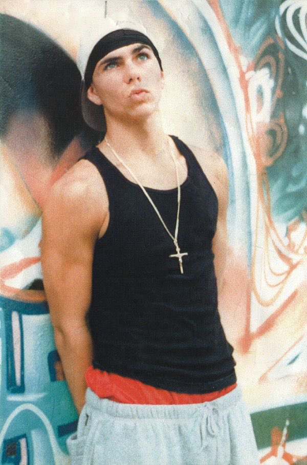 notgwendalupe's tweet photo. young Pitbull. https://t.co/C86AaUaYCz