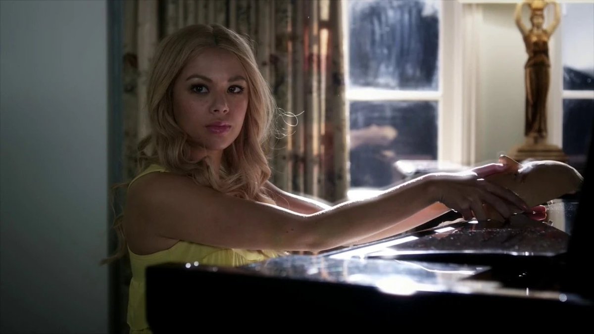 sethmner's tweet photo. pretty little liars não faz parte dessa conversa https://t.co/WQXWmSBvnA