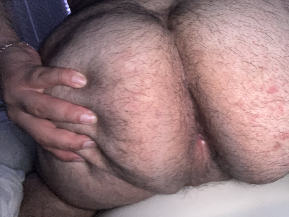 shyy_papi's tweet photo. im hairy again :,) gn https://t.co/M7xdB5BY6b