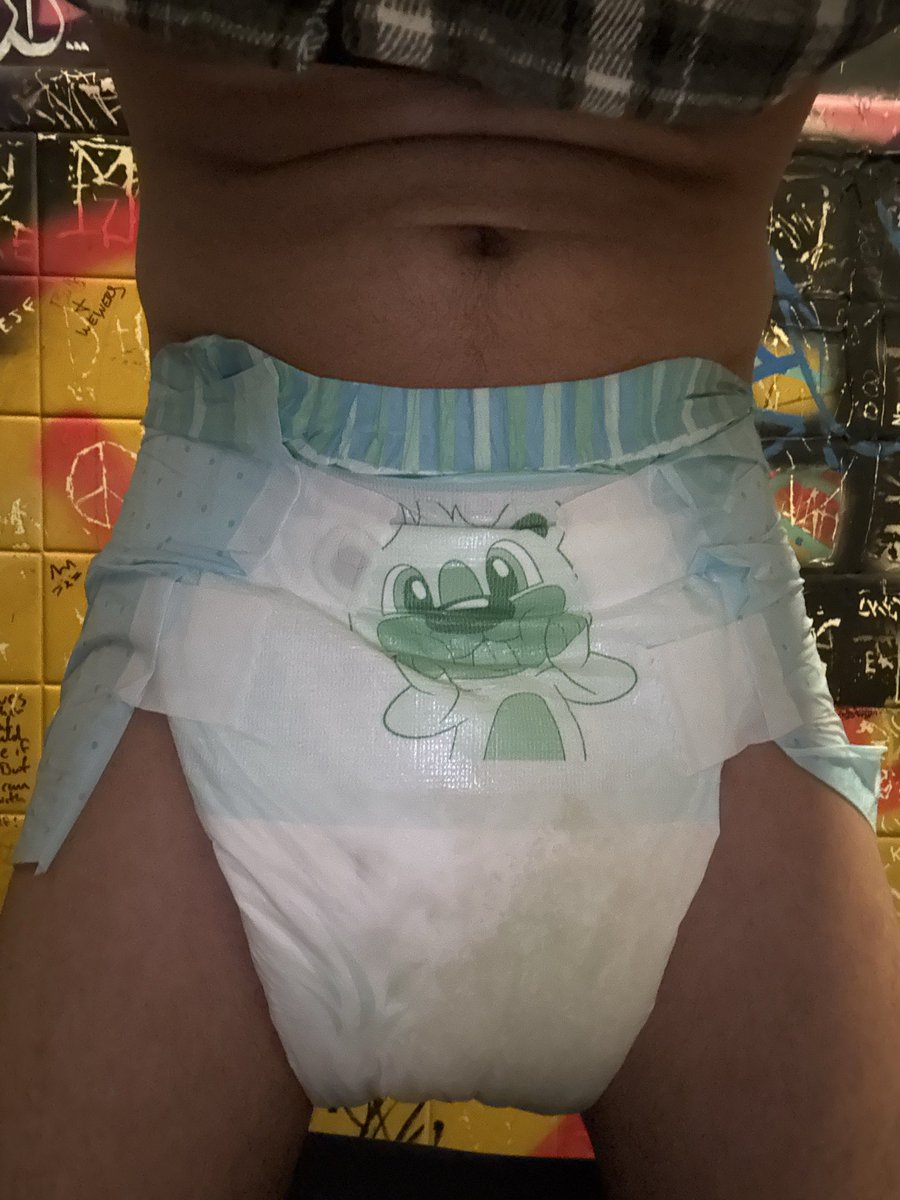 CollinsRuz103's tweet photo. Had a little too much fun at the bar. Someone wanna change me? 🙈 https://t.co/FJHoiMuvyI