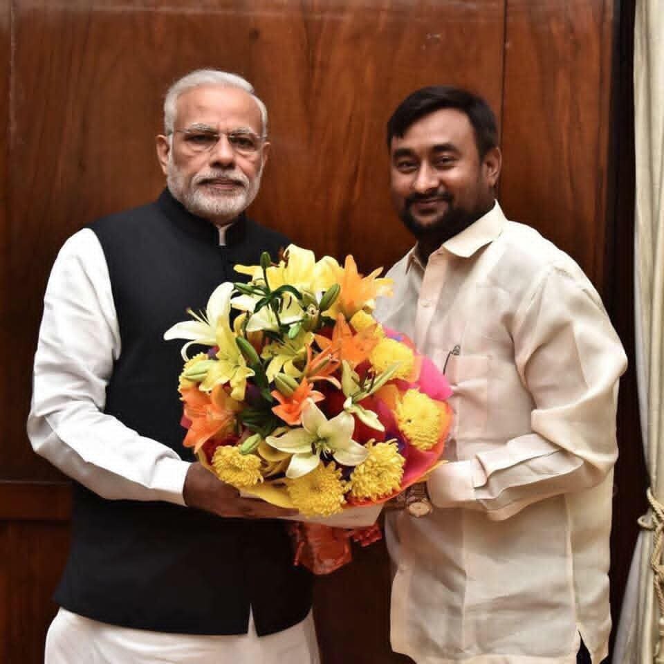 Gaurav_asoliya's tweet photo. भाजपा के राष्ट्रीय मंत्री, बुलंदशहर के लोकप्रिय सांसद आदरणीय श्री @MpDrBholaSingh जी को जन्मदिवस की हार्��िक बधाई एवं शुभकामनाएं 

ईश्वर से प्रार्थना है कि आप सदैव स्वस्थ, प्रसन्न एवं दीर्घायु रहें तथा राष्ट्रसेवा एवं संगठन के प्रति आपका समर्पण निरंतर नई ऊर्जा के साथ जारी रहे
2. https://t.co/x51CchSxSc