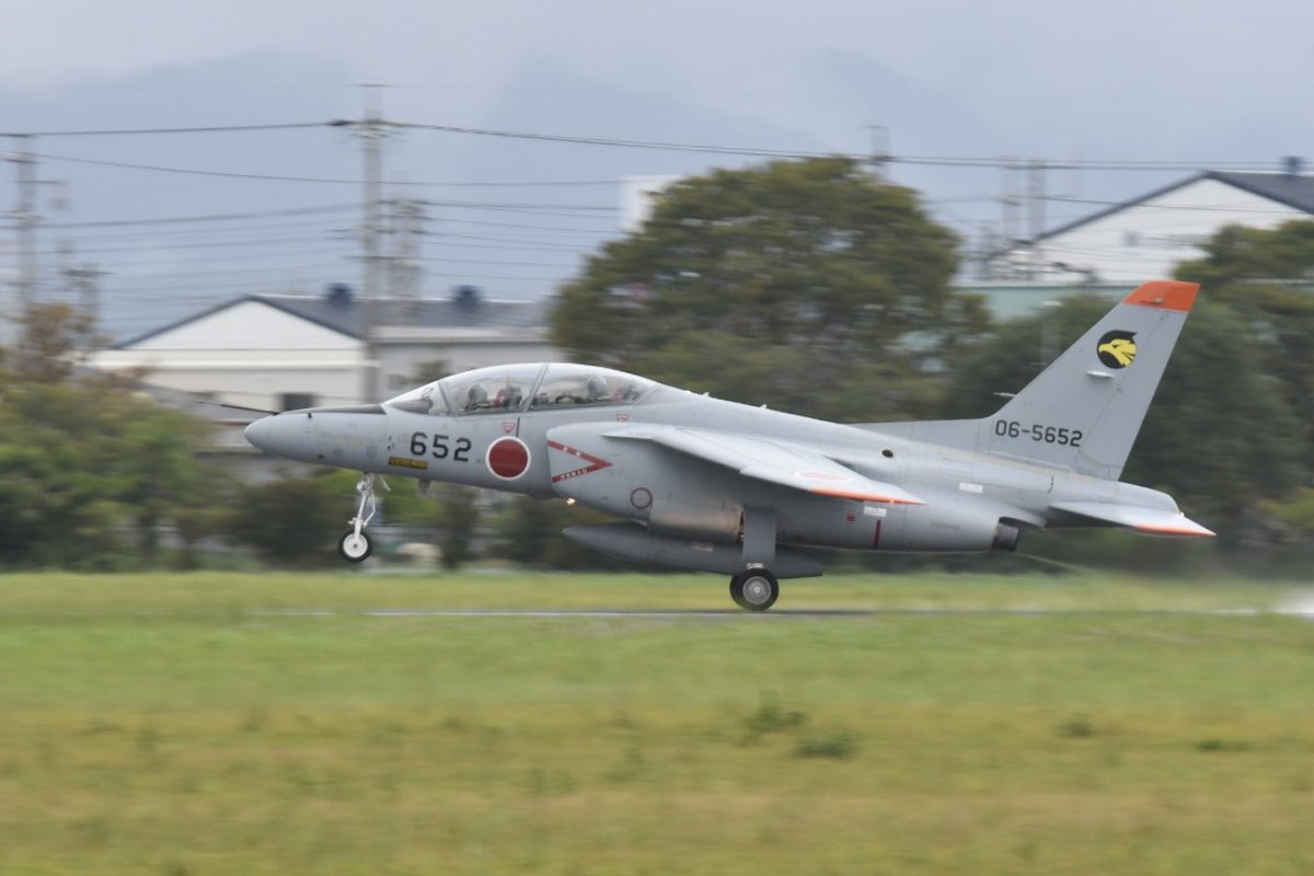 WGDBOUvWRIdYm3B's tweet photo. こんにちは〜
先程午前中降りた小松のT-4が帰りました
#浜松基地
#小松基地 https://t.co/tTqgj92jrd
