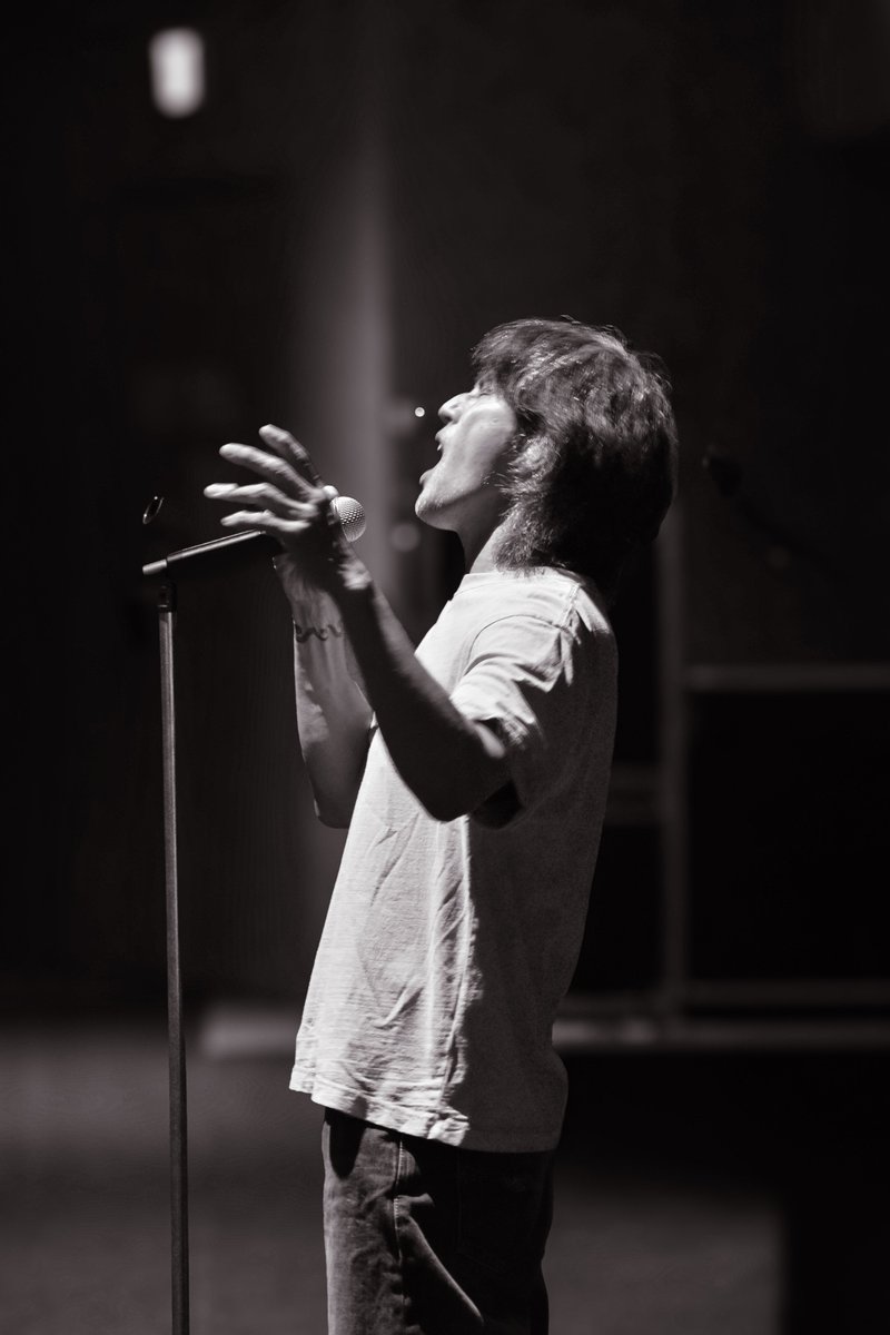 TAK178GY's tweet photo. 「♪I'm on fire    I'm on fire」
「♪It's over  今なんだよ
何かを始める時なんだよ」
「♪おねがい　どこにもいかないで
風に吹かれ抱きしめあった人よ」
「♪この手をとって走り出して  ねえ
ここじゃないどこかへ」
「♪流れるこの時が見えなくなって」

だったらいいなぁ🥲 https://t.co/IpdRs0cyf6