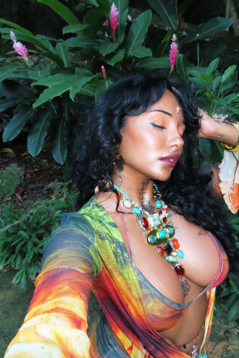 submit_to_rani's tweet photo. irie 🫶🏽🇯🇲 https://t.co/hwI0J9hxqh