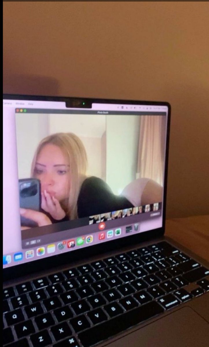 Miagr0r's tweet photo. Video call 🤙🥺 https://t.co/qmSxPSn08Z