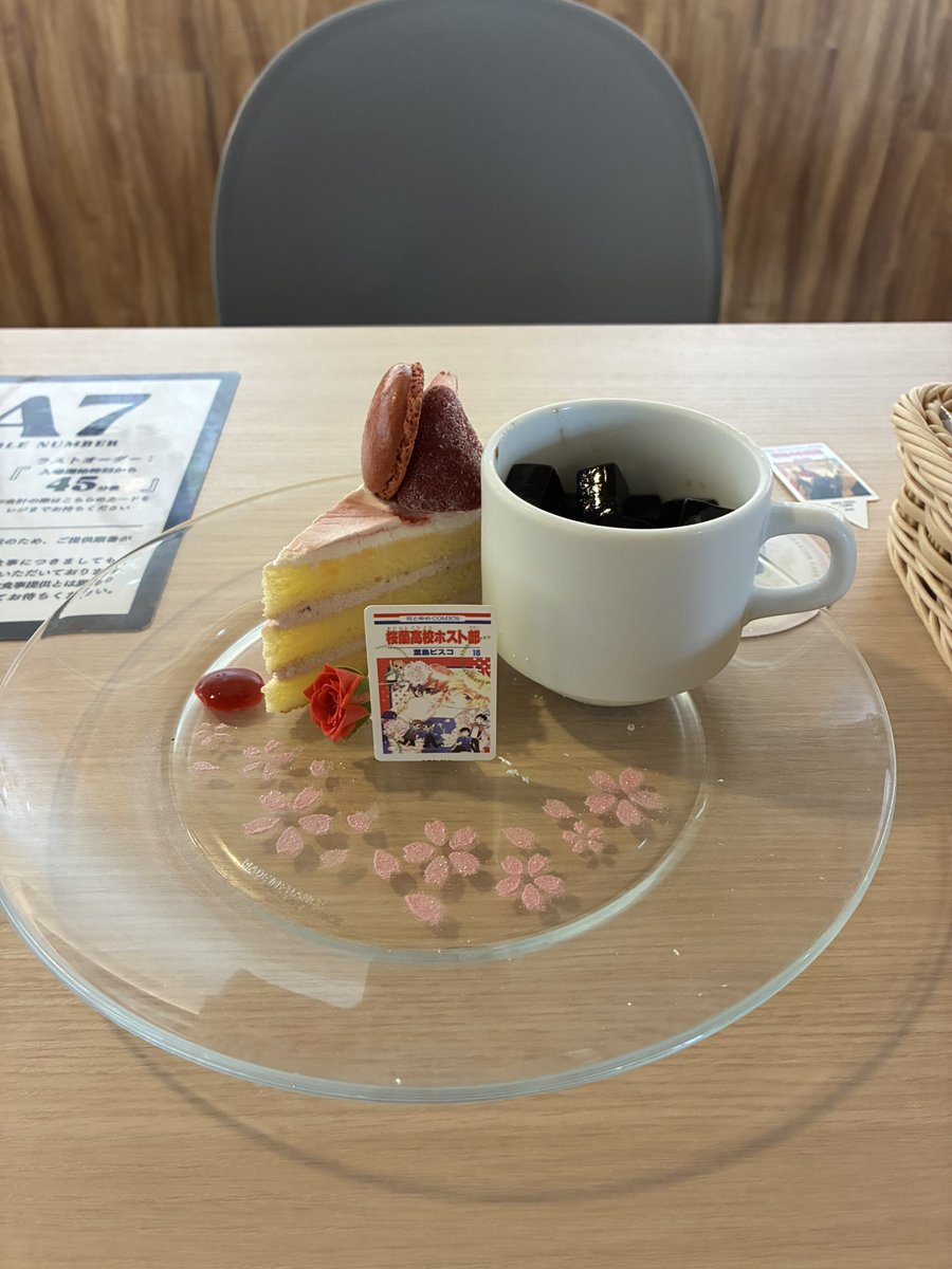 Smio0406's tweet photo. コースター、赤髪の白雪姫出なかった😭
お腹はち切れるくらい食べたけど、何故か5品食べて3種類しかコースターがない😭
こーゆーとき本当に運が無いんだよね…

#LaLa50原画展 https://t.co/MdnvaakMj8