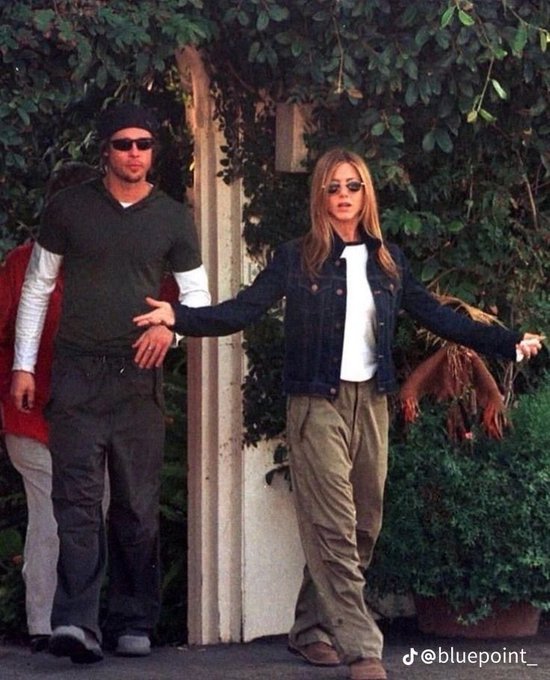 ARIS60Q's tweet photo. Jennifer Aniston back then? Absolutely unmatched. 🥵🔥 https://t.co/5kw1ZFEg68