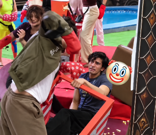 TheFlashFlicker's tweet photo. Bro is 1 second away from crying 😭🥀

All that attitude disappeared real quick. 💀

ullu when SCOUT gives him the same energy back🥺
#Scout #ScoutOp #ScoutArmy #biggboss20 #biggboss #scoutop 💜⚡ https://t.co/dPebAHCSeV