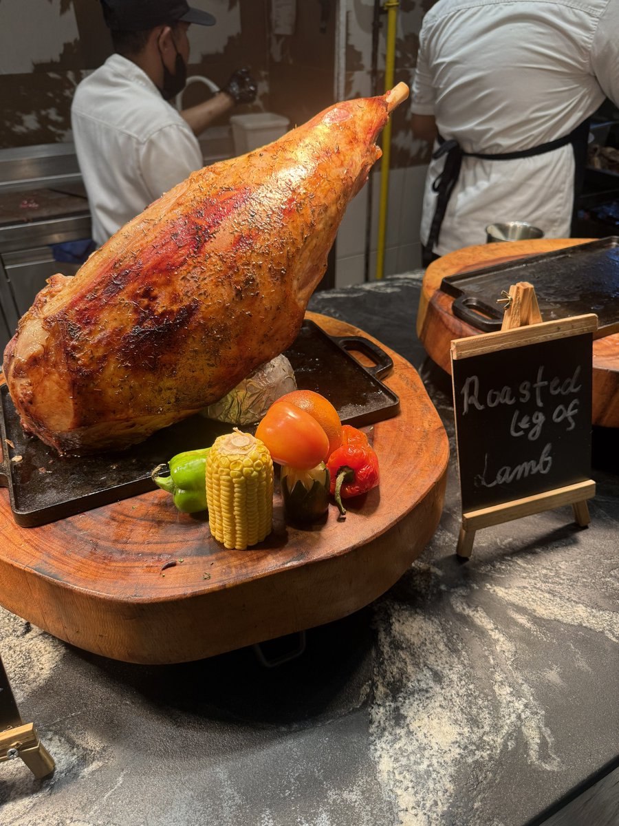 ChriSPAraiso26's tweet photo. Eat like a Viking for Lunch
#vikingsBuffet https://t.co/1P3p2cP9VH