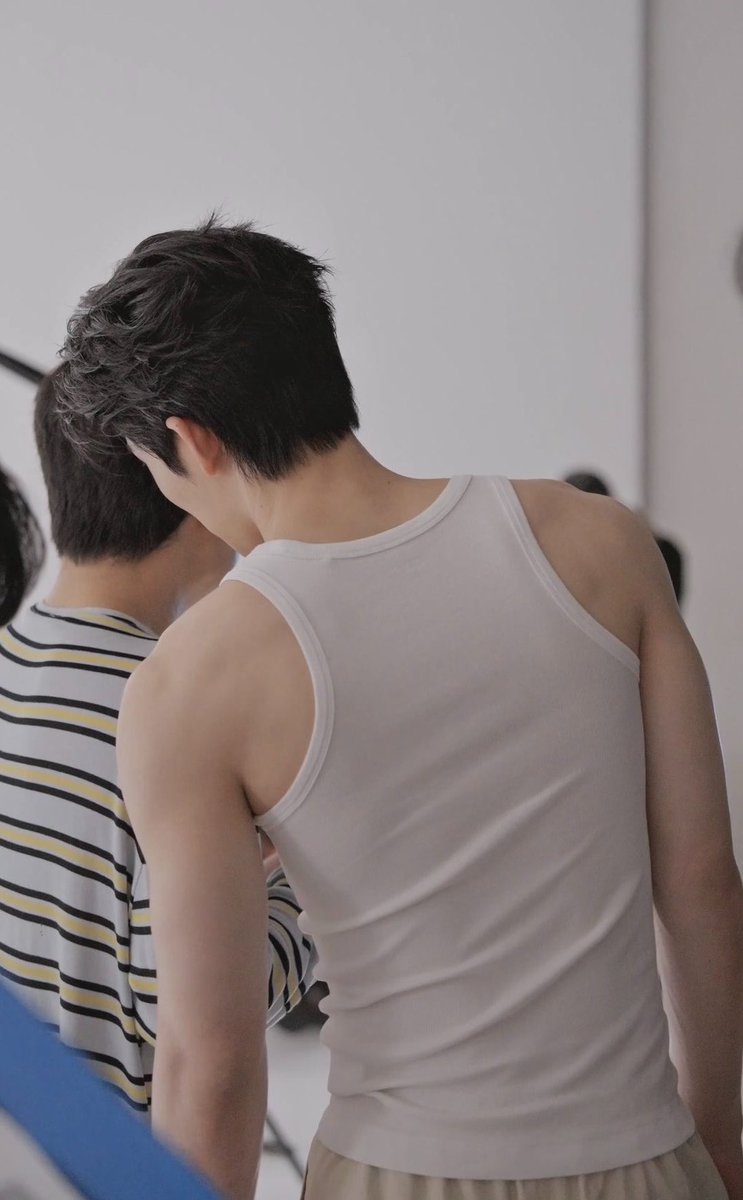 aaimlert's tweet photo. นั้นไหล่เฮียปอนด์ หรือแผนที่โลก สุดยอด หุ่นทองคำ หุ่นลีนสุดๆ แบรนด์เลือกโคตรโหด คนที่รูปร่างดีที่สุด https://t.co/58CxX0T9AS