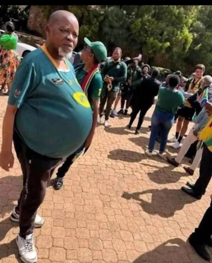 Brettbenraphael's tweet photo. Nothing has changed
Nothing will change
Nothing will happen
Nothing in 30 years 
Nothing... is the sum total of what your life means to the ANC. Sorry for you if you think otherwise https://t.co/DWwBQ4g4a8