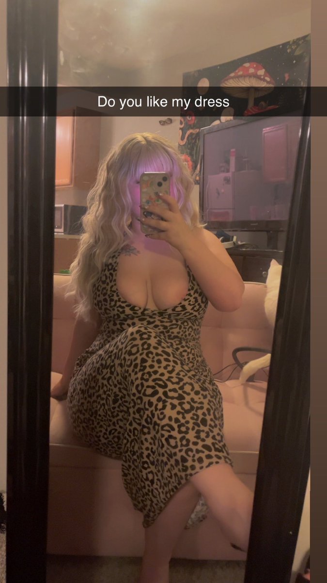 Msthickredbunny's tweet photo. Wants to know who’s kink is a nip slip https://t.co/GVzihjH6Qs