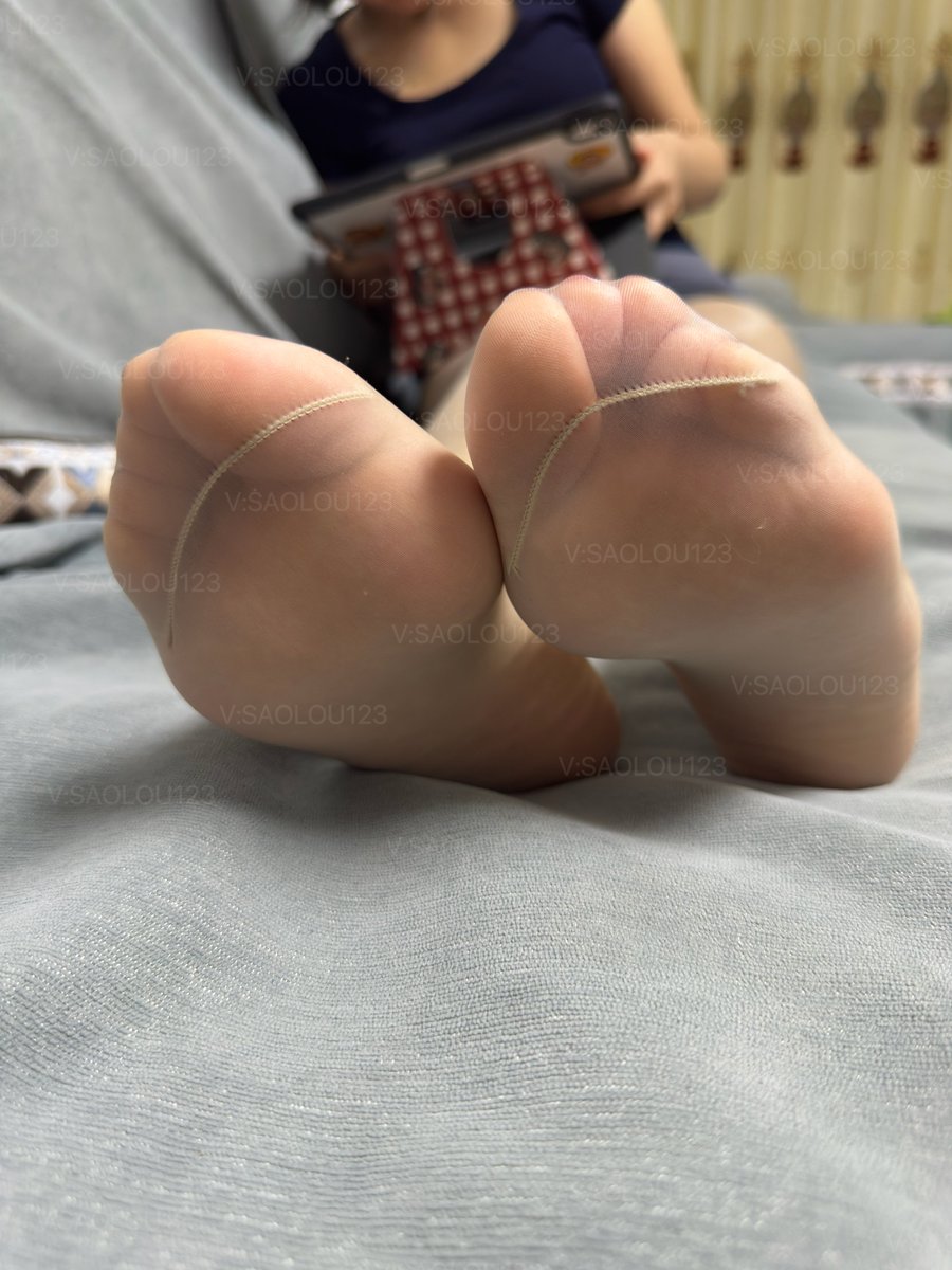 XCJS04's tweet photo. 你们都喜欢看肉丝？
#女友 #丝袜美腿 #原味丝袜 #肉丝 https://t.co/nkIjttWSJA