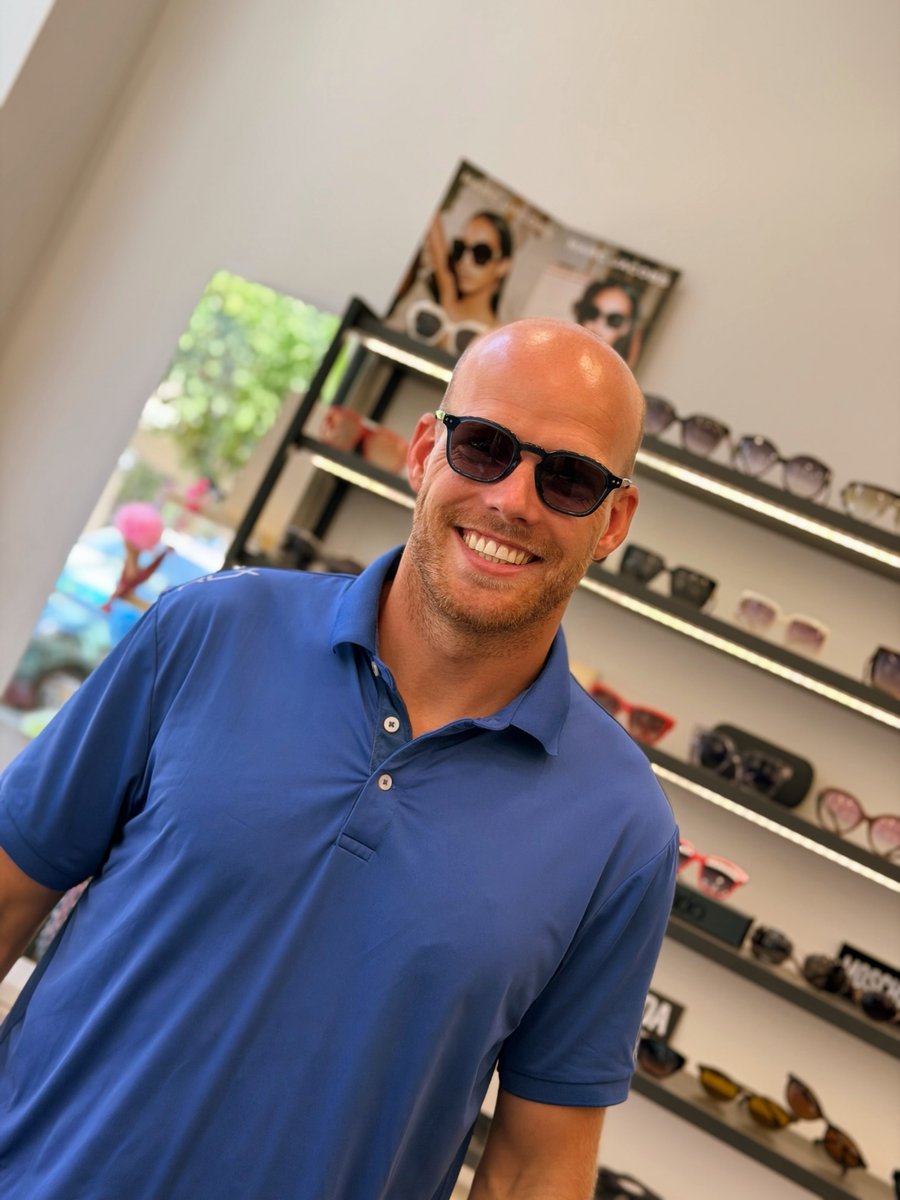 ElfriedeWhsl's tweet photo. A great pair of sunglasses looks even better with a genuine smile. Thank you to our wonderful customer for letting us capture this special moment. Looking great never goes out of style. https://t.co/efCJrvhf4T