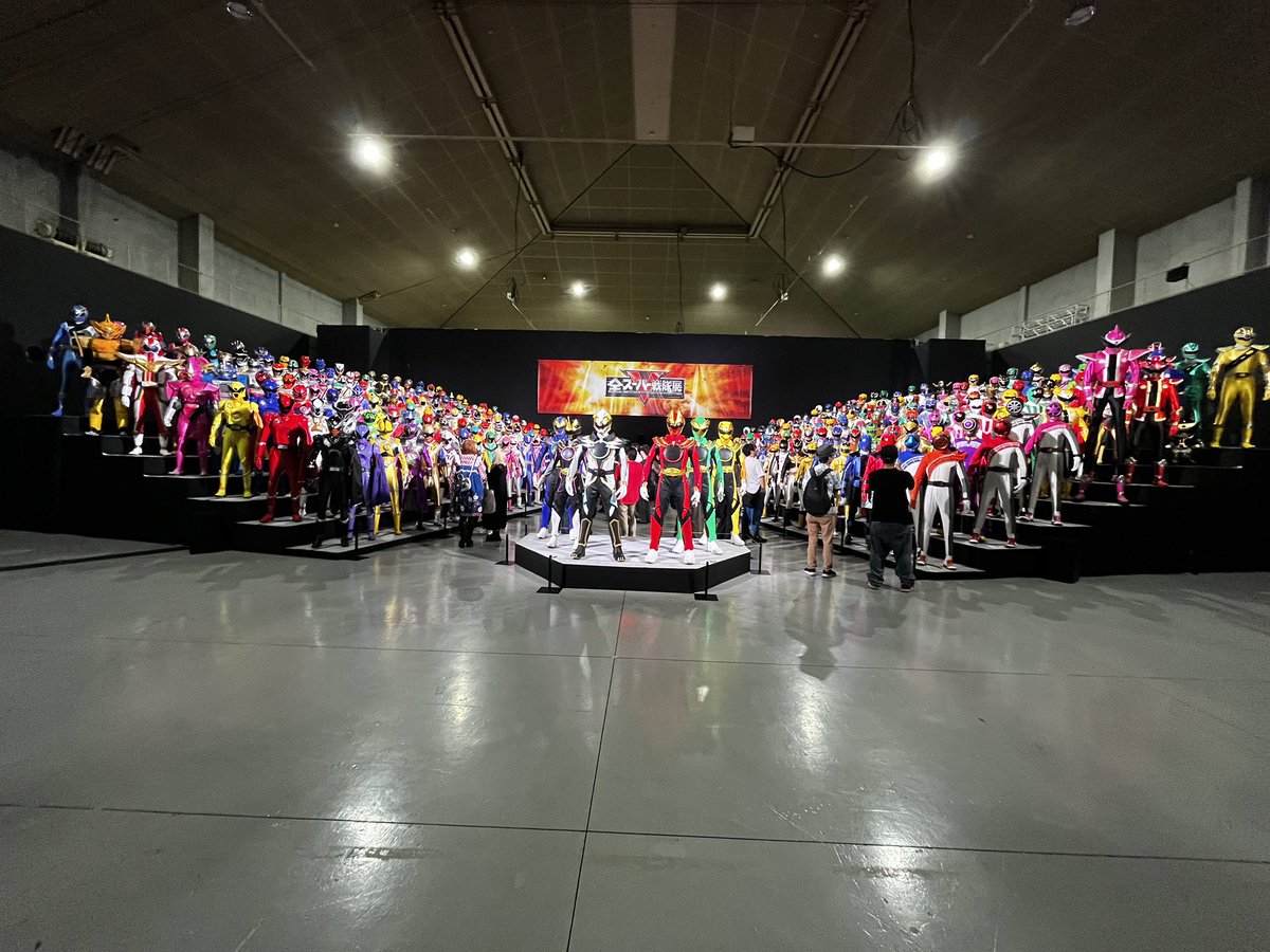 Rangercup1975's tweet photo. 先日運営メンバーで｢全スーパー戦隊展｣に行ってきました！

興味深い展示、圧巻の展示、とにかくどれも素晴らしかったです✨️

スーパー戦隊シリーズがお好きな方は是非その目で味わってきてください！

そしてイベント用の景品も確保しました😁

どんなものかはお楽しみで……🤫 https://t.co/dPgbdvR62I