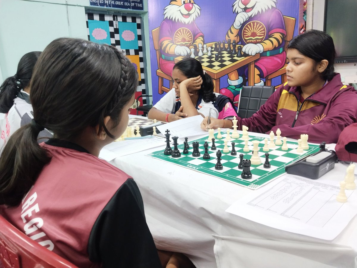 HakimpetKv's tweet photo. ♟️ Day 2 | 55th KVS National Sports Meet – Chess (Girls) ♟️
Brains, strategy and determination on the board! Witnessing young champions compete with focus and confidence at PM SHRI KV AFS Hakimpet. 🏆🇮🇳 https://t.co/fk8jDZuomd