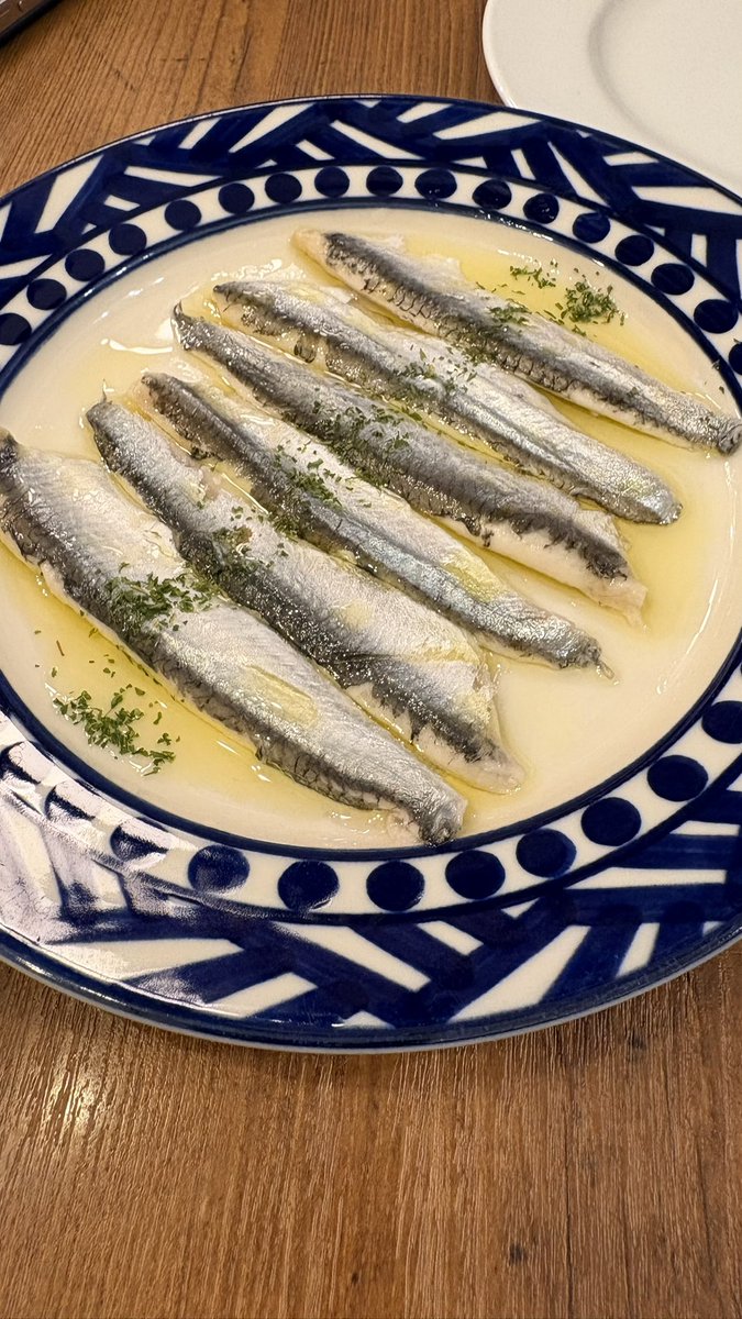 KaoruArima's tweet photo. お茶の水でスペイン料理🇪🇸 https://t.co/2QFYEFYYLM