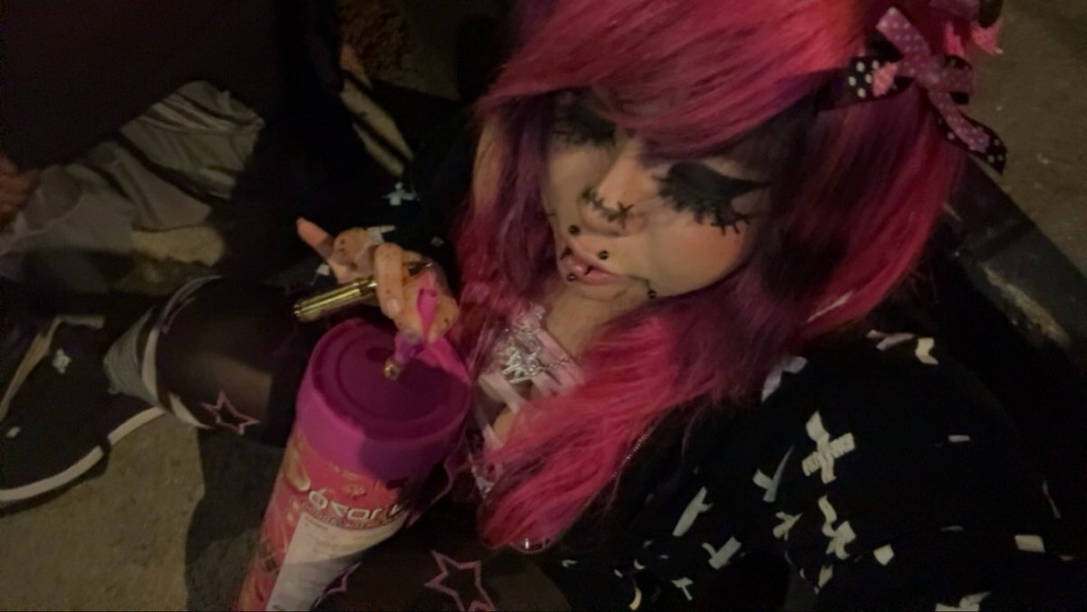 bbcbarbiedoll's tweet photo. doing shrimp rates &amp; facetimes rn dm ! >_< 💕 https://t.co/KIcmKjyRVV