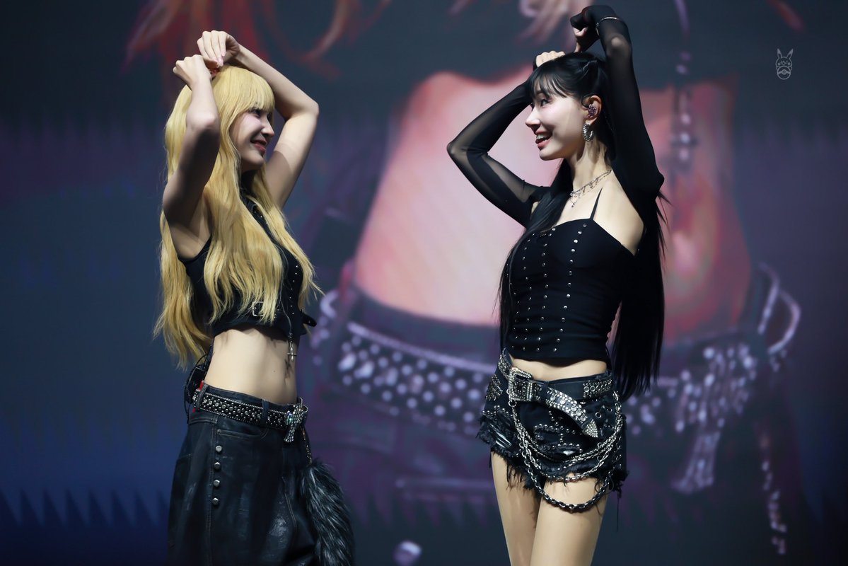 Y25265's tweet photo. วิญญาณฉันยังไม่ยอมกลับไทยง่ายๆ
🧑‍🩰💃

#EnemiesWithBenefits1stFanmeetinginTaipei 
#janhae #jingjingyu https://t.co/xW19so95hT