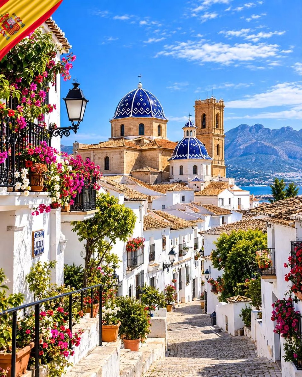 PrettyCitiesX's tweet photo. Alicante, Spain 🇪🇸 https://t.co/yeBKI3DhTx
