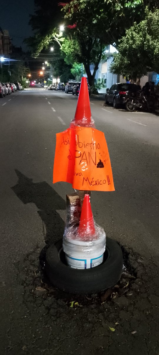 rodtellez's tweet photo. @adnnoticiasmx @R_Perez_11 Así gobierna el PAN, la foto es de hoy en la alcaldía Benito Juárez. https://t.co/JRhCKtLKfk