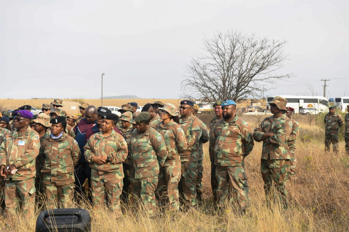 SANDF_ZA's tweet photo. Junior Command and Staff Course || Educational Historical Tour at Sannaspos, Bloemfontein || Day 16.
https://t.co/guNDJD1CtO
#SANDF
#SAArmy
#SAArmyTrainingFormation
#JCSC2026
#PrideOfLions https://t.co/alYkZdIoQw