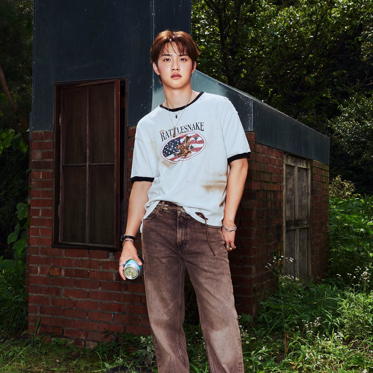 Genius_kor's tweet photo. #GeniusCharts | #DOHKYUNGSOO (@DOHKYUNGSOO_X) charts five new songs across four genres in Genius Korea!

“Dear” debuts at #1 on K-Ballad, becoming his sixth chart-topper; “Guitarist” is #8 on the daily K-Pop chart, respectively! https://t.co/YpYaGzjQry