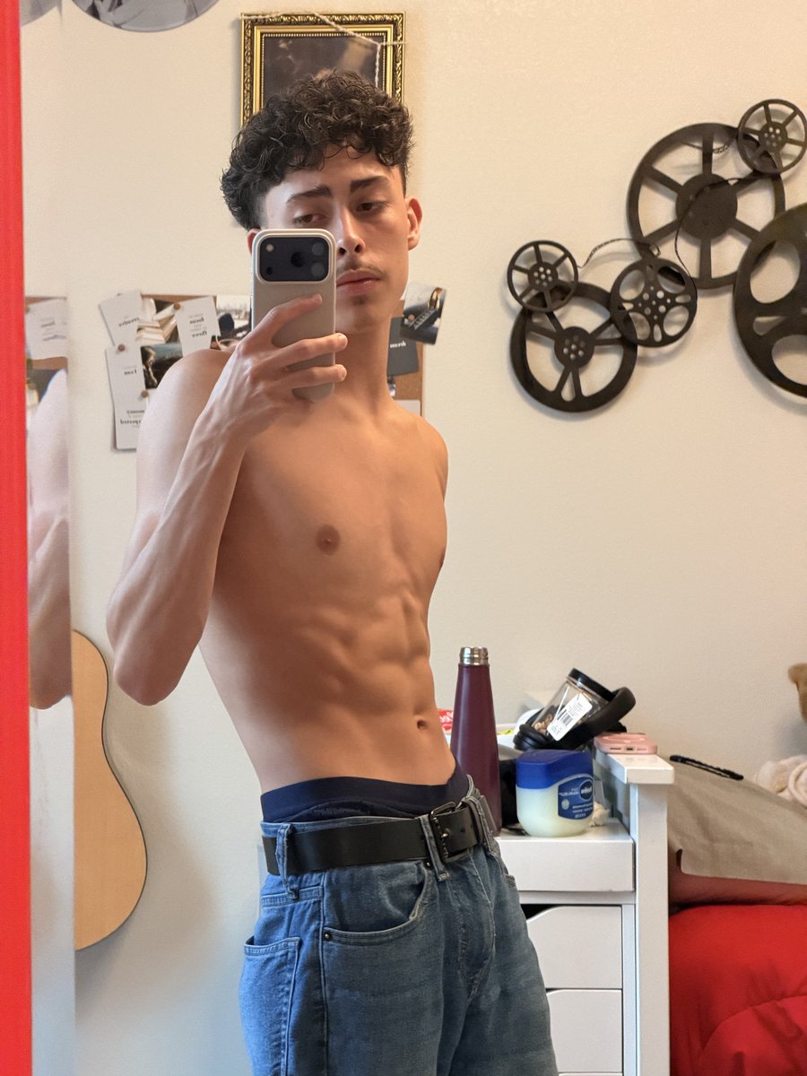 AdrianElli18's tweet photo. You know what is pink?? 
#fypシ゚viral #fypシ゚ #Gay #gay #bi #sexy https://t.co/ULgOkQdTu4