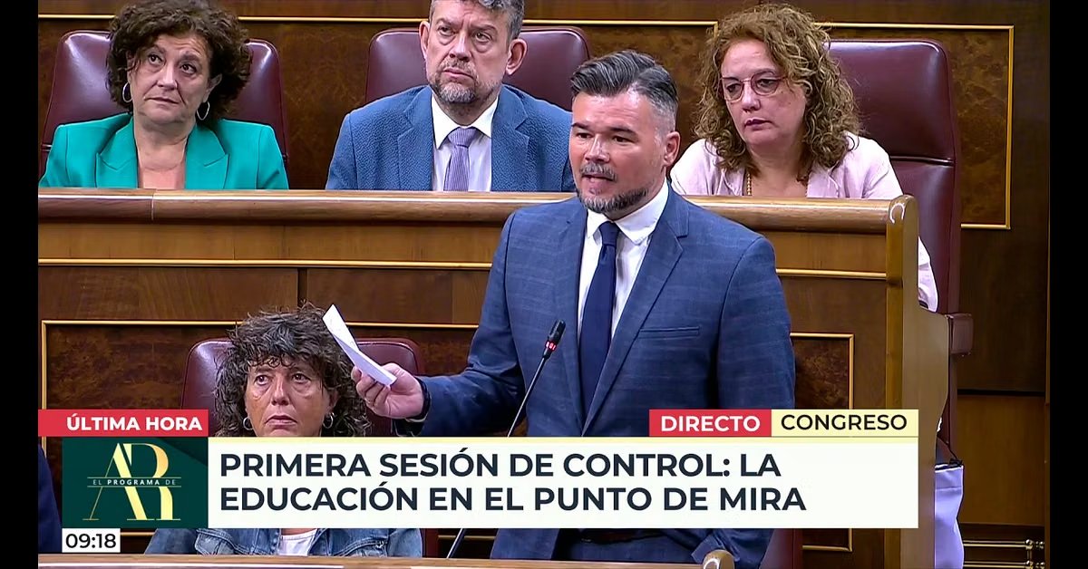 blvcom's tweet photo. ➡️ @elprogramadear en @telecincoes obtuvo 1.103.000 ESPECTADORES ÚNICOS (AA).
📺 El programa registró 244.000 espectadores de media y un 10,6% de cuota de pantalla.
#ElProgramaDeAR #Audiencias📺📊 https://t.co/qBW4q716Z4