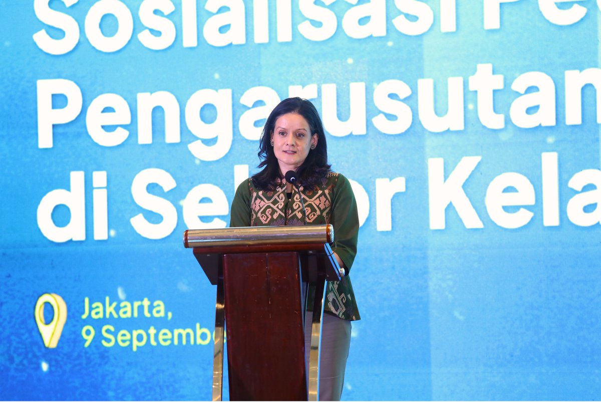 UNDPIndonesia's tweet photo. From policy to action! This week @UNDP, @PerekonomianRI &amp; @kpp_pa socialized the Palm Oil Gender Guidelines, supported by @SECO_CH through GCP. "Gender inclusion is a strategic opportunity to strengthen our value chain," says UNDP 🇮🇩 DRR @SujalaPant. Let's empower 👩 to lead! 🌱 https://t.co/cZjj2RzhUf
