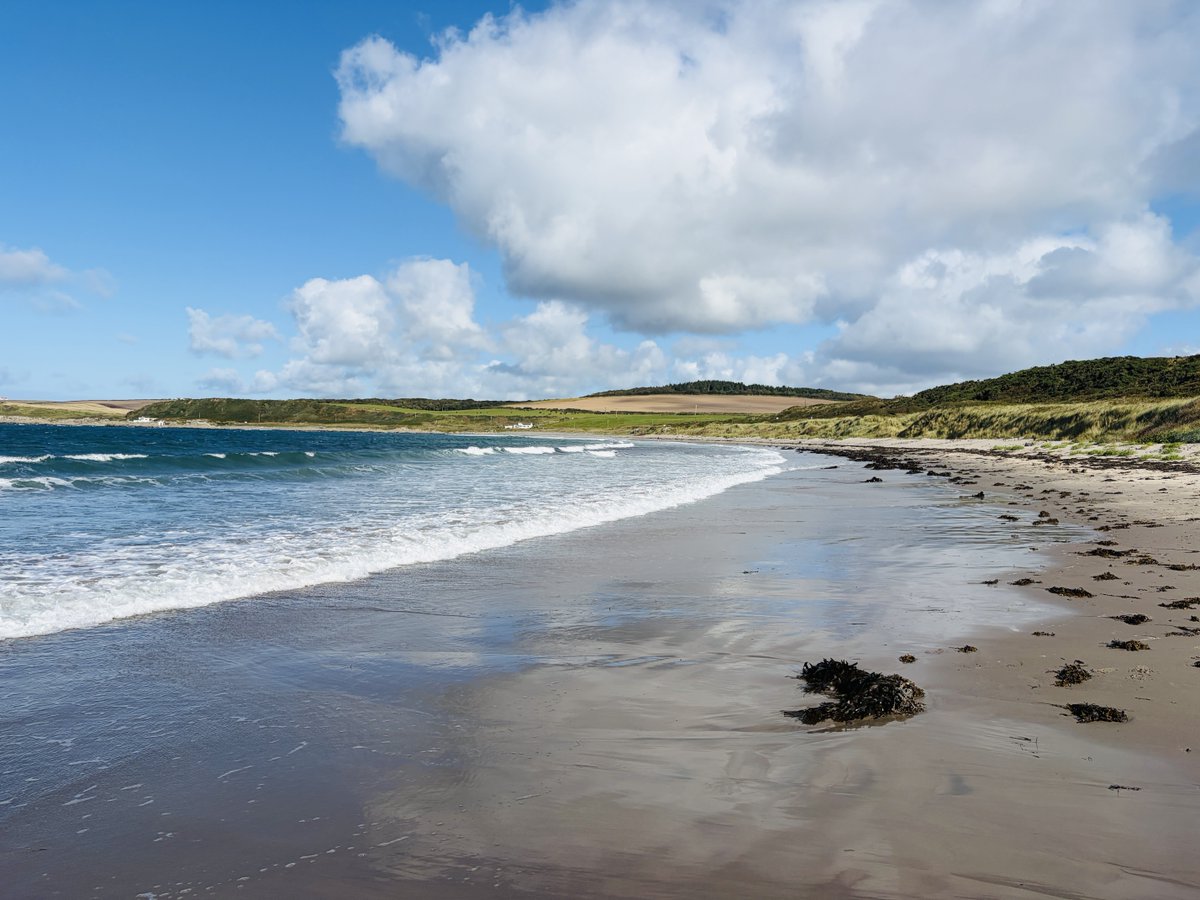 scottishbeach's tweet photo. Yesterday, on a tour of the Rhins of Galloway, I passed the 300-beach milestone on my project to visit all the beaches of Scotland 🏴󠁧󠁢󠁳󠁣󠁴󠁿 https://t.co/sD4wgqLKQF
