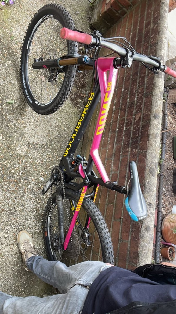 Tfiaa's tweet photo. I’m going to travel the world on this bike right here, I will start from Portsmouth as that’s where I am currently situated. I have no focused plan other then get a euro tunnel and let the wind take me. 
I’m going to a pack a bag and see the world. 
I just need fresh air.  
Peace https://t.co/OalNdjv3xA