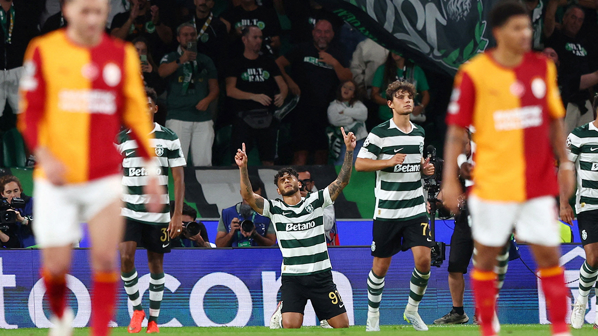 tribunhubcom's tweet photo. SON DAKİKA

Portekiz basını, Sporting'in Galatasaray galibiyetini Fenerbahçe detayıyla gördü … Foto: Reuters

Detaylar: https://t.co/fQnX1QReNS
#TribünHub https://t.co/3OIlSWHwUk