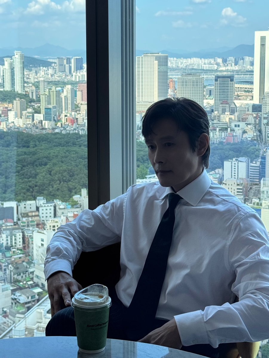 lbhkivee's tweet photo. hes literally so husband coded https://t.co/IjJ8SsV7Sg
