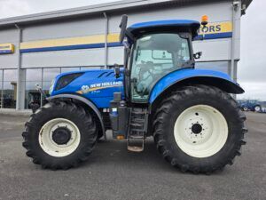 EquipmentSales8's tweet photo. FOR SALE: 2019 New Holland T7.210🔥

✔️ 4WD Tractor
✔️ Front Links and PTO
✔️ 4 Electric Spools
✔️ £63,000

📍 United Kingdom > Tyrone

Find out more on our website 👉 https://t.co/o8E7EiXpTA https://t.co/SzG3yKSRHa