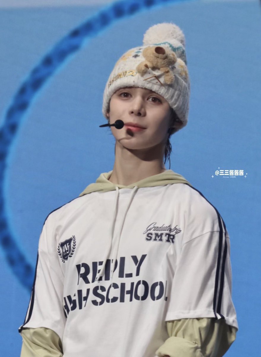 adorablybearyJJ tweet picture