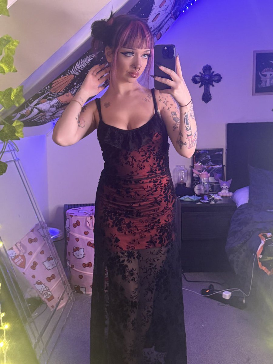 Glowdrippp's tweet photo. going to church to repent for what i did last night ✝️ jk i'd do it again https://t.co/fgqX4yhOIP