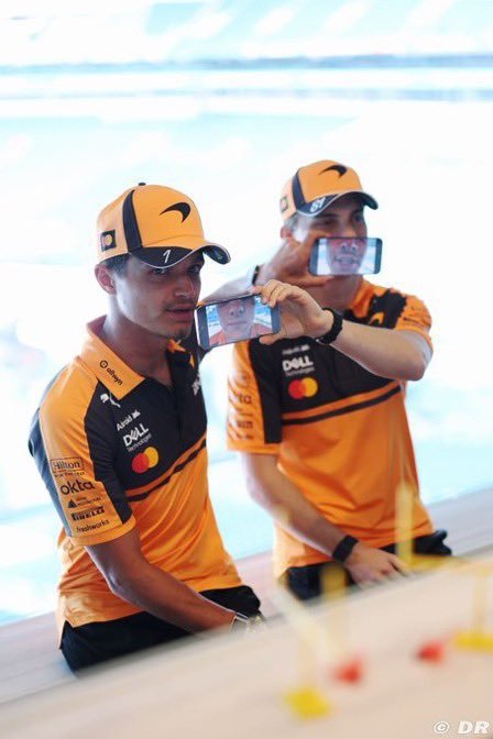 Sloi_wy's tweet photo. Кажется, мы помешали... #f1 https://t.co/Rz4NzGuCne