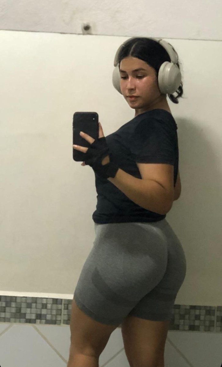 Capitnvlac's tweet photo. Aporte 🤤🔥🍆😈 ricas tetas https://t.co/YDkk06mOIh
