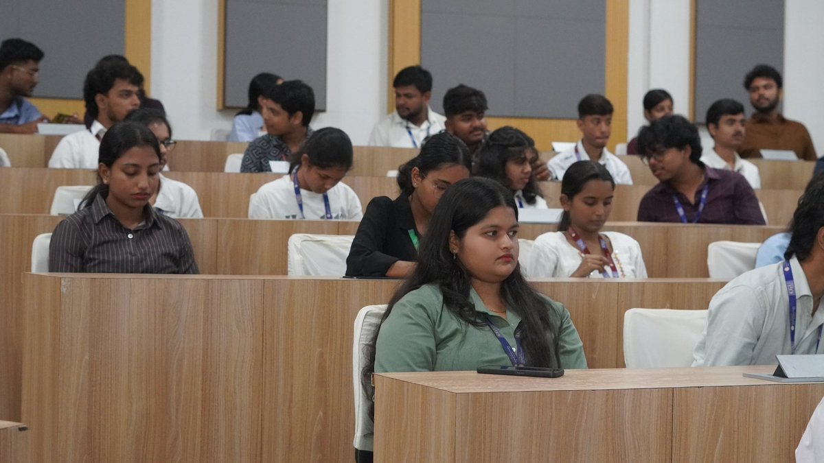 iic_cguodisha's tweet photo. ✨ Smart India Hackathon 2026 ✨
C.V. Raman Global University proudly kicked off the SIH 2026 Internal Hackathon, bringing together passionate young innovators, creative minds, and problem-solvers under one roof. 🚀💡
#sih #cgu #iic #sih2026 https://t.co/NQznBC4wUY