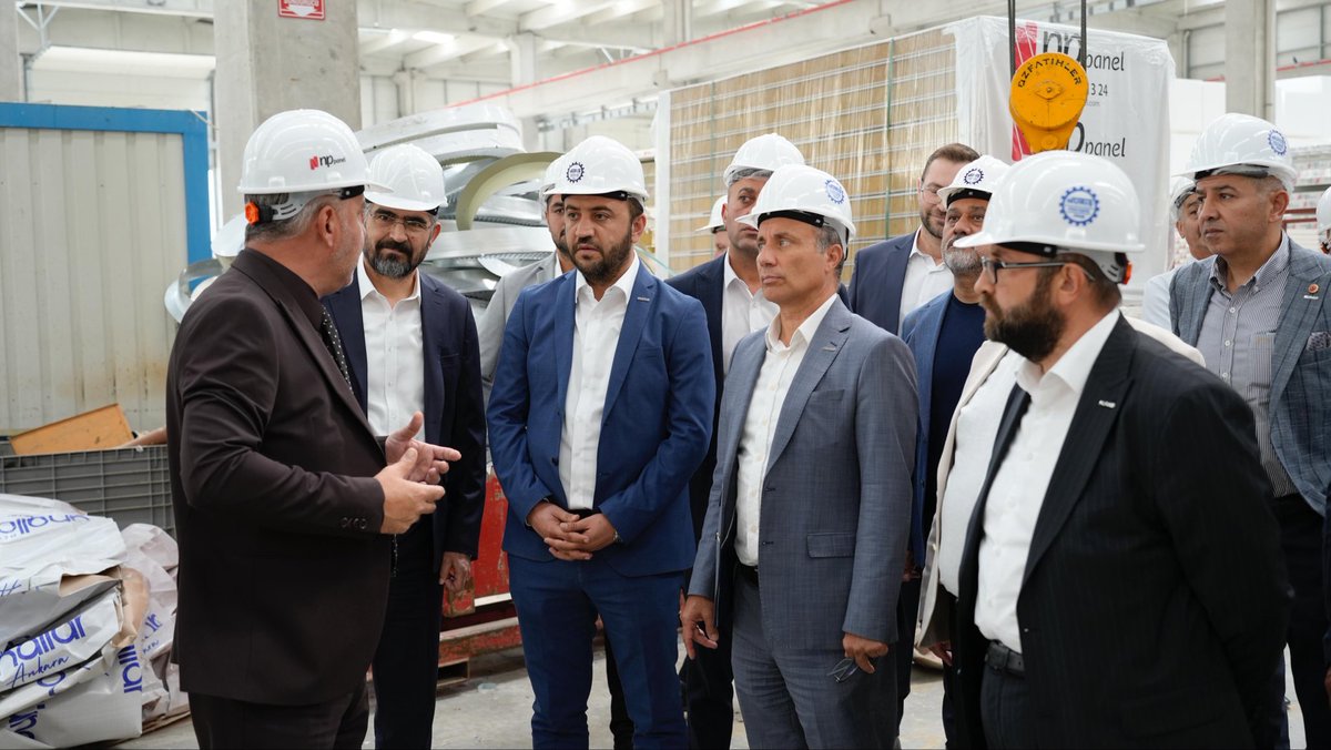 nppaneltr's tweet photo. Şubeler Tanışma Programı kapsamında, MÜSİAD Ankara ve MÜSİAD Eskişehir Şubelerini NP Panel olarak ağırlamaktan memnuniyet duyduk.

Program kapsamında, yeni kurulan Poliüretan Sandviç Panel Üretim Tesisimizi gezerek üretim süreçlerimiz, hakkında bilgi paylaşımında bulunduk. https://t.co/Az6QHGI2s8