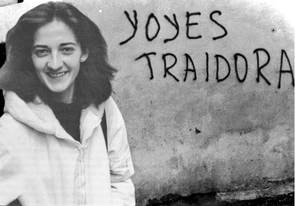 CarlosDeUrrecha's tweet photo. "'Kubati' le pegó 2 tiros a bocajarro y la remató en el suelo con un balazo en la cabeza delante de su hijo de 3 años"
Dña María Dolores González Catarain asesinada en Villafranca de Ordicia por los cobardes de ETA

"ETA asesinó a 44 mujeres y 14 niñas"
https://t.co/spBdKoUS1S https://t.co/wOlgrNFzzl