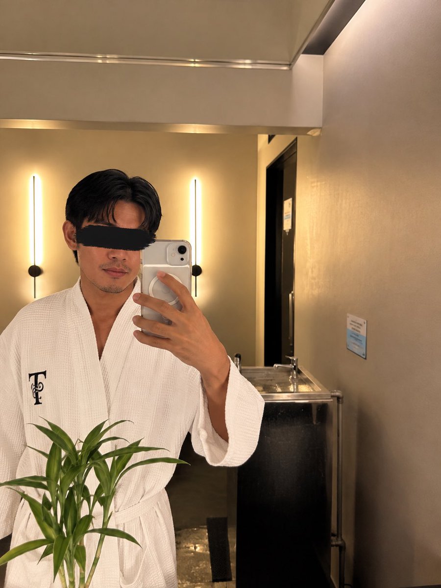 itsjakemrtnz's tweet photo. Had a blast last night at @27shawspa main branch! 
Was supposed to say goodbye to my regular therapist, but it never happened. See you again soon. https://t.co/Zs7H4OGetl