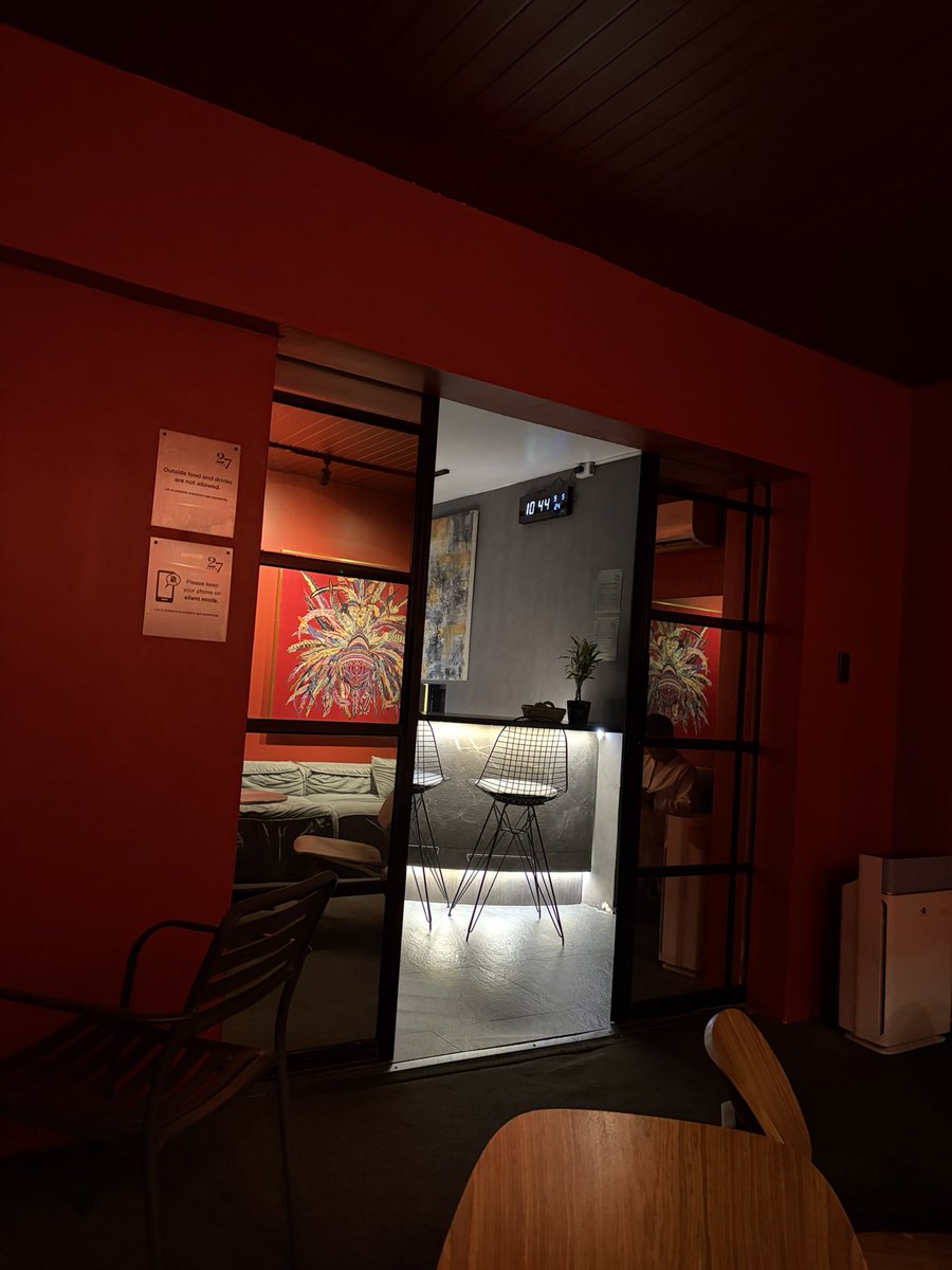 itsjakemrtnz's tweet photo. Had a blast last night at @27shawspa main branch! 
Was supposed to say goodbye to my regular therapist, but it never happened. See you again soon. https://t.co/Zs7H4OGetl