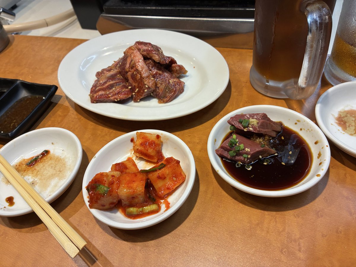 wing__nampa's tweet photo. 実績者インタビュー撮影後、長期講習生のぐんりさんと焼肉へ🥩

30代半ば・DTからのスタート。

年齢的にも経験的にも決して簡単なスタートではなかったけど、愚直に行動を続けて、今ではしっかり結果を出せるようになった。

こういう「元々できた人」ではない人が変わっていく姿を見るのが、講師をやっていて一番嬉しい。

改めて3ヶ月お疲れ様でした！！
@nampa_wig